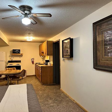 Country Cabins Hotel Chariton 外观 照片