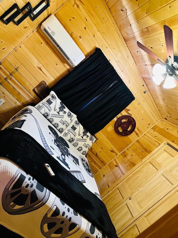Country Cabins Hotel Chariton 外观 照片