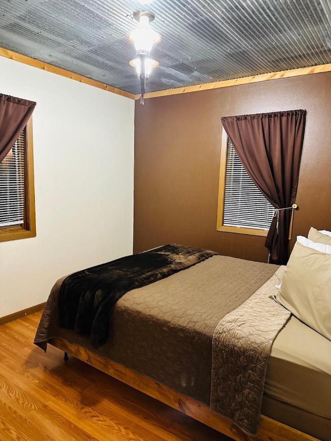 Country Cabins Hotel Chariton 外观 照片
