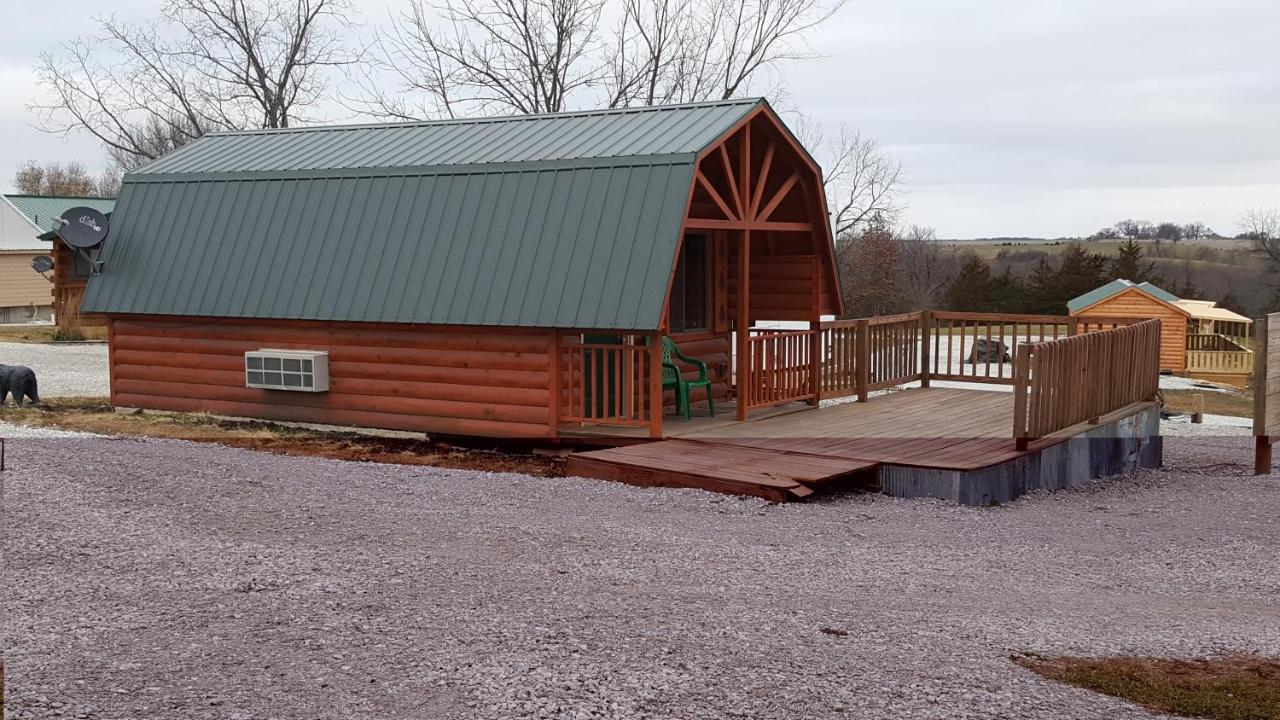 Country Cabins Hotel Chariton 外观 照片
