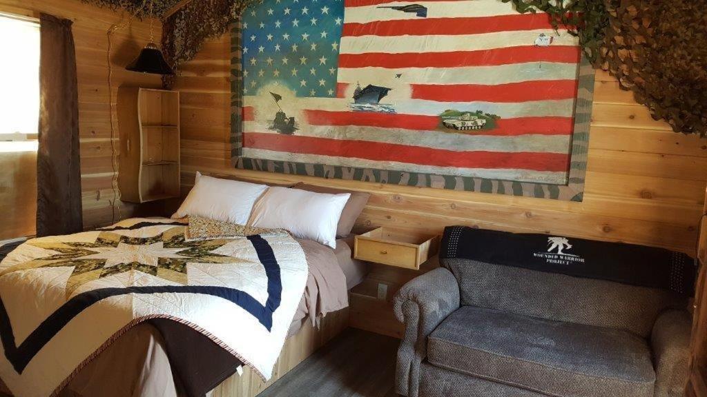 Country Cabins Hotel Chariton 外观 照片
