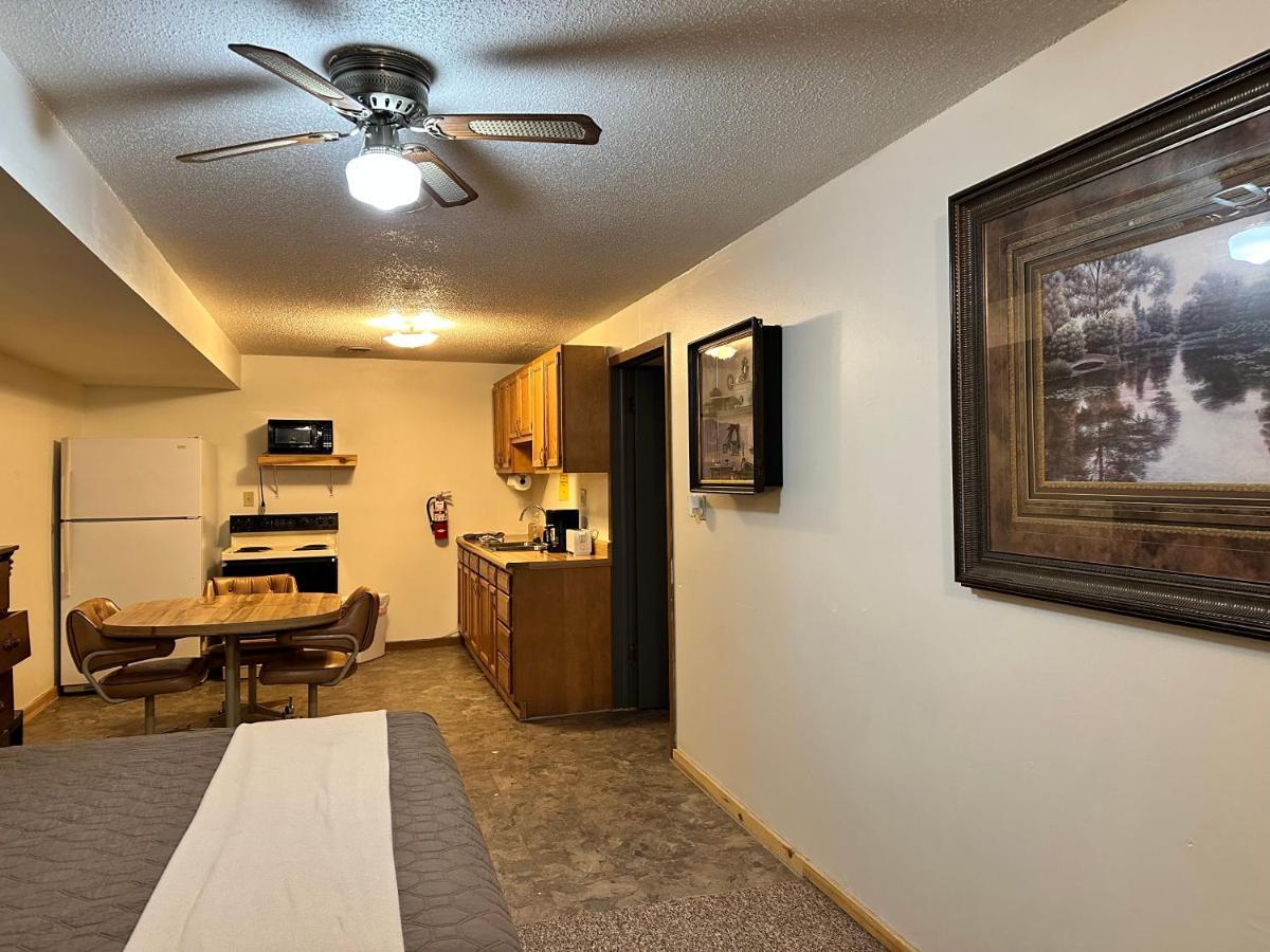 Country Cabins Hotel Chariton 外观 照片