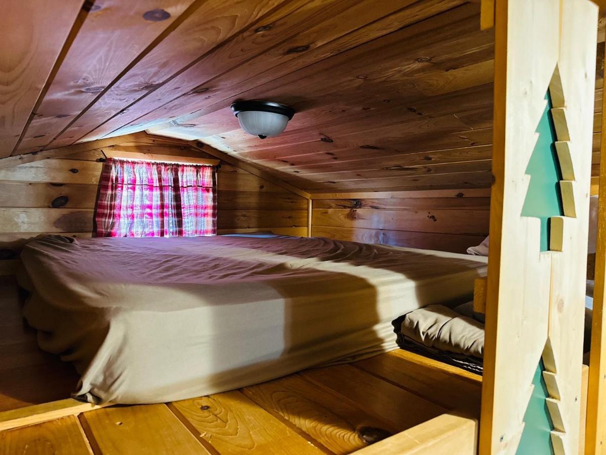 Country Cabins Hotel Chariton 外观 照片